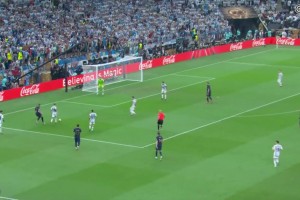 教科书般的反击！迪马利亚简直是大赛硬脚虾，阿根廷第一硬🤭