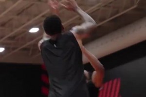 完美默契！杜兰特阿门小贾的三线快攻真是行云流水😍