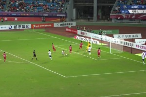入选奶奶球系列！苏超无锡队错失绝佳良机引央视解说惊呼😱