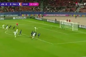 日本惨遭法国绝杀！终场哨声响起时日本球员倒地掩面痛哭🥲