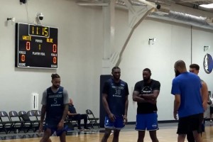 钱德勒指导拉塞尔和鲍威尔吃饼，新赛季独行侠你觉得西部第几？