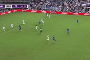 吕迪格曾高抬腿回追日本球员火遍全球，这真是世界名画😂