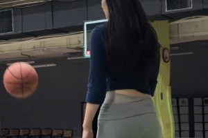 让开，让我来给她上点对抗。。。