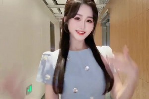 女主播果果自拍跳舞，感觉婚后身材更好了呀！😍