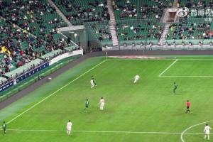 王刚只要拿球，工体满场都是嘘声😂