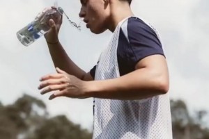 有点帅啊！法国女足球员德阿尔梅达！男女通杀的肌肉！