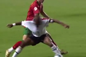 神迹！梅西和马拉多纳的神同步时刻！两代球王的命运传承！