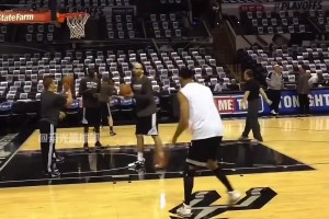 这就是大基本功吗！邓肯大秀45度投篮，招牌打板