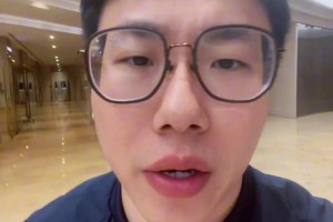 快生了吧？🙊张曼源晒手势舞视频：胖的我扭两下都气喘吁吁