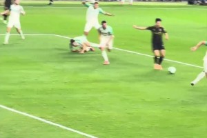 对手挑衅孙兴慜：你不行了，我可以单防你！随后被过个干净😅