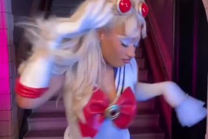 这克莱能应付的了吗？马冬梅此前cos美少女战士宣传新单曲！